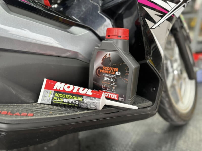Nhớt xe NVX 155 có mấy loại? Khi nào nên thay? 9 Tiêu Chuẩn Chọn Nhớt Xe NVX 155 Phù Hợp