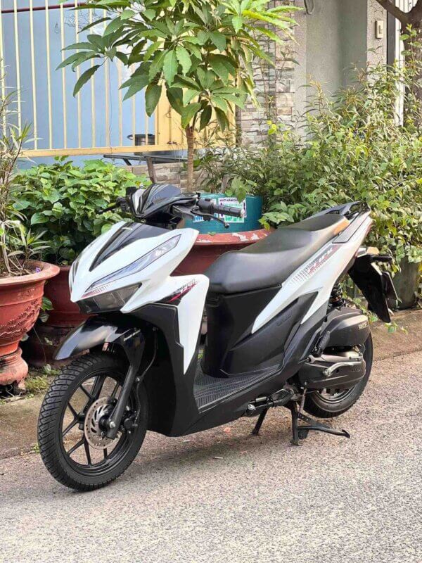 bi-quyet-chon-nhot-cho-click-125i-di-duong-dai-mat-may-em-xe-loai-tong-hop-toan-phan