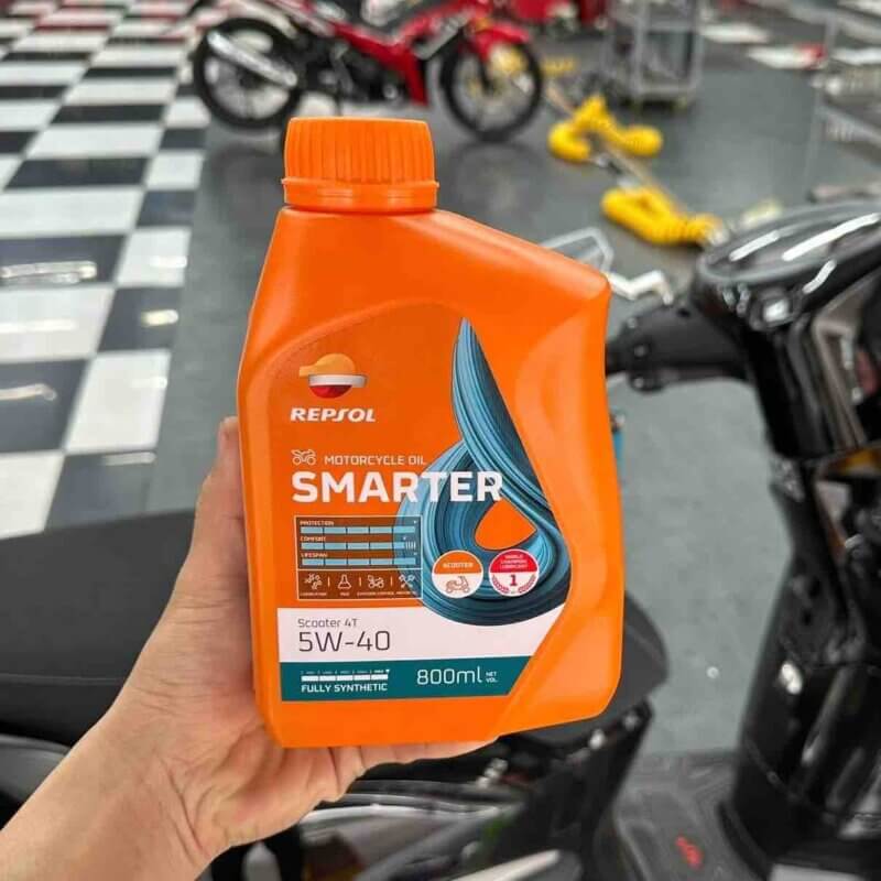 dau-nhot-Repsol-Smarter-Scooter-compressed