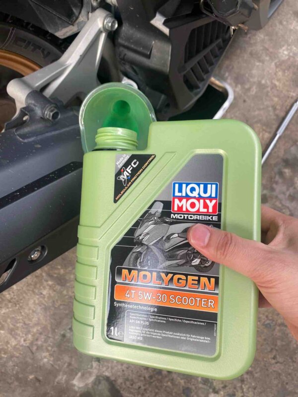 dau-nhot-liqui-moly-compressed