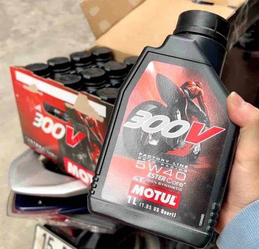 dau-nhot-motul-cho-scoopy-compressed