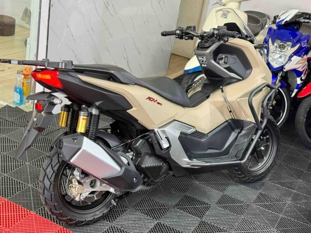 Chọn Xe Honda ADV 160 2026 Nên Thay Nhớt Gì Chạy Êm 5 phuoc-showa-honda-adv-160-2026