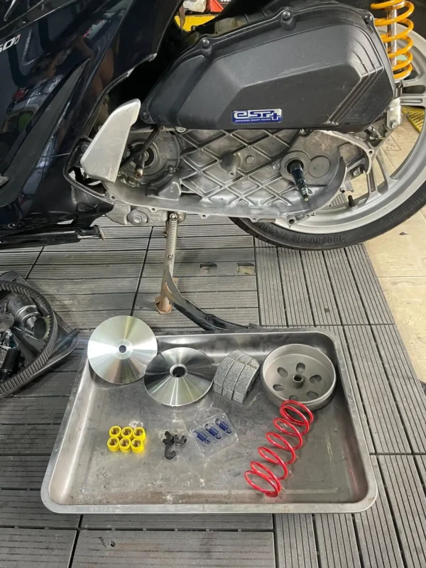 dong-co-honda-vario-160-thay-bao-nhieu-nhot
