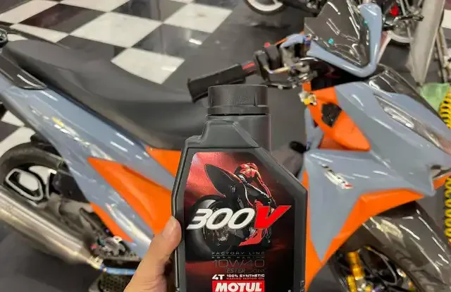 nhot-motul-300v-10w-40