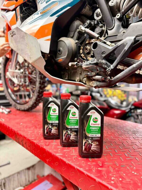 danh-gia-castrol-ultimate-10w30-air-blade 
