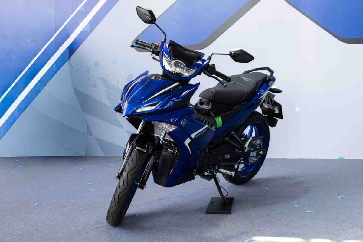 exciter-155-tcs-di-bao-lau-thi-thay-nhot-yamaha 